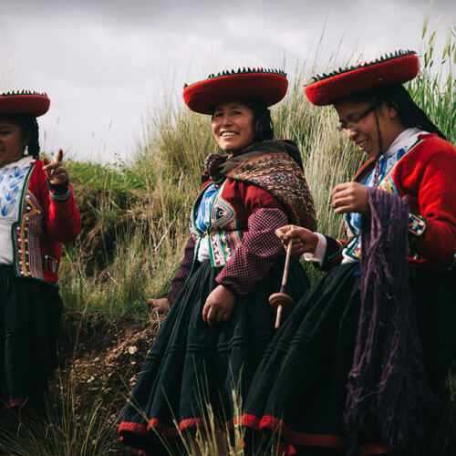 Peruvian-Weavings-Chincheros-Peru