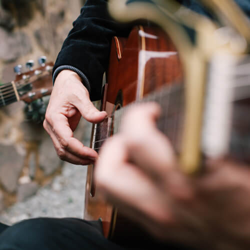 Peruvian Classical Guitar Class - Cultura Viva Peru Travel